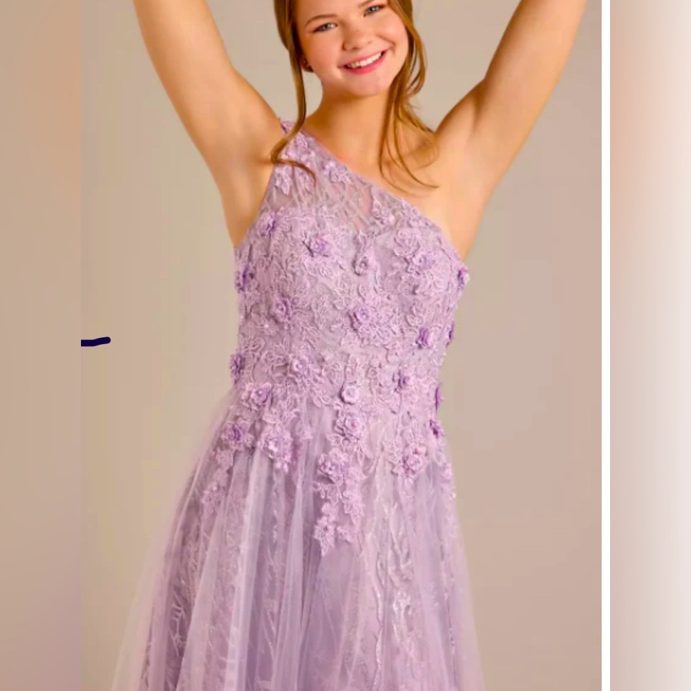 Selling my back up prom dresses from last year! Never worn before!